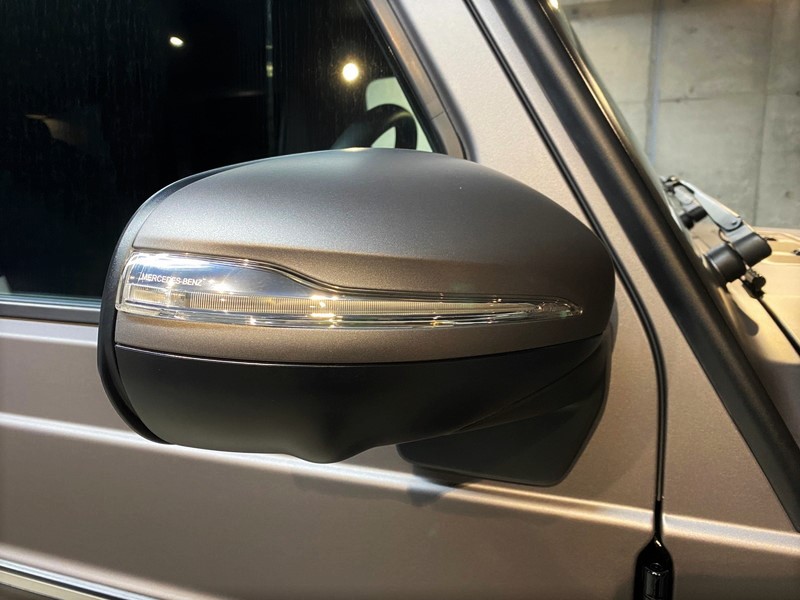 ゲレンデミラーへのカーラッピング。マットグレー