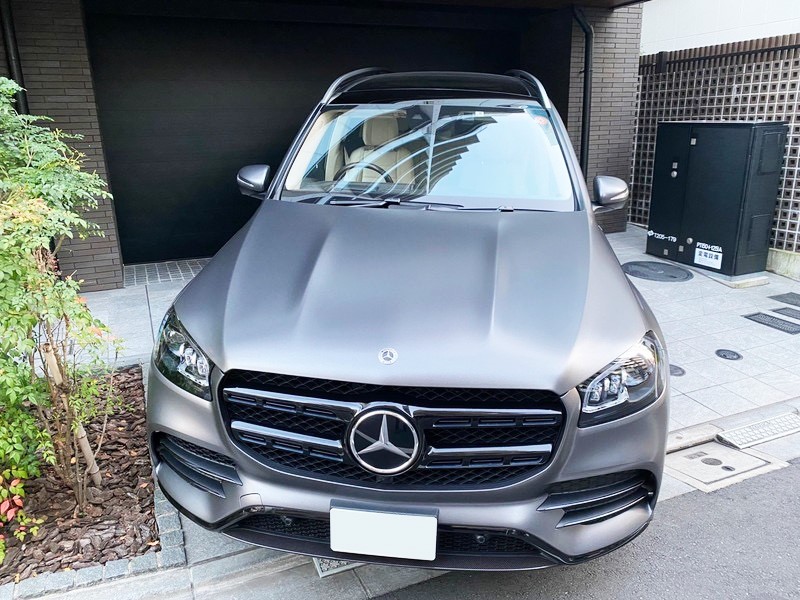 GLSへのカーラッピング施工後。サテンシルバー